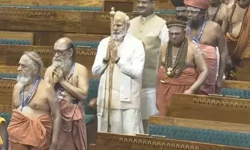 દિલ્હી: PM નરેન્દ્ર મોદીએ નવા સંસદ ભવનનું ઉદ્ઘાટન કર્યું, વિધિ વિધાન સાથે લોકસભામાં સેંગોલની સ્થાપના કરી