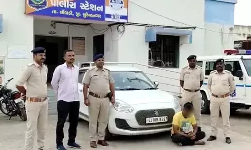 સુરેન્દ્રનગર : સાધુના વેશમાં મંદિરના રસ્તા પૂછવાના બહાને લોકો પાસેથી લૂંટ ચલાવતો શખ્સ ઝડપાયો...