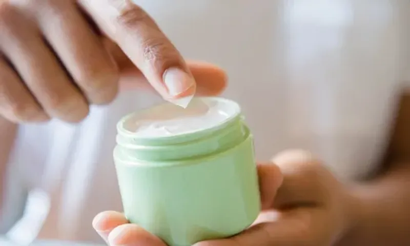 ઘરે જ તૈયાર કરો કુદરતી બોડી લોશન, તેનો ઉપયોગ કરીને ચમકતી ત્વચા મેળવો