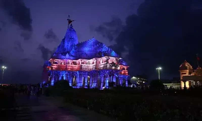 શ્રાવણ શુક્લ દશમી પર સોમનાથ  મહાદેવને ગંગા અવતરણ દર્શનનો ભવ્ય શૃંગાર કરવામાં આવ્યો