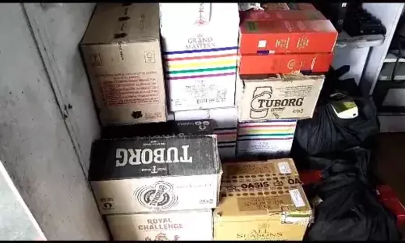 અંક્લેશ્વર : કારમાં લઇ જવાતા દારૂના જથ્થા સાથે વડોદરાના બુટલેગરની ધરપકડ, રૂ. 3.72 લાખનો મુદ્દામાલ જપ્ત...