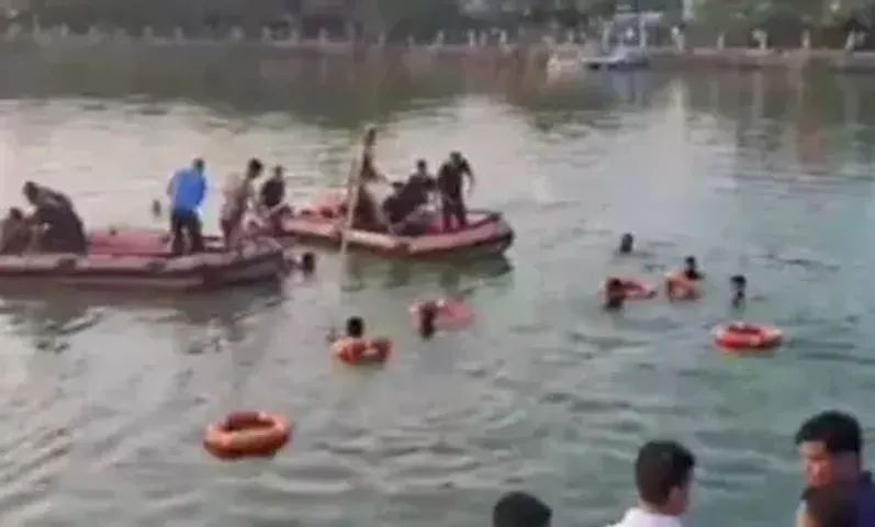 વડોદરા: બોટકાંડનો મુખ્ય આરોપી પરેશ શાહ ઝડપાયો,વકીલને મળવા આવ્યો ને પકડ્યો તેવો પોલીસનો દાવો