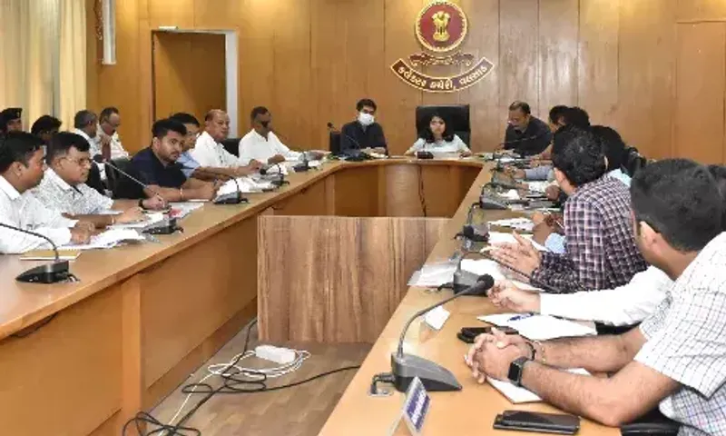 વલસાડ : જિલ્‍લા કલેક્ટર ક્ષિપ્રા આગ્રેના અધ્‍યક્ષસ્‍થાને જિલ્લા સંકલન અને ફરિયાદ સમિતિની બેઠક યોજાય...