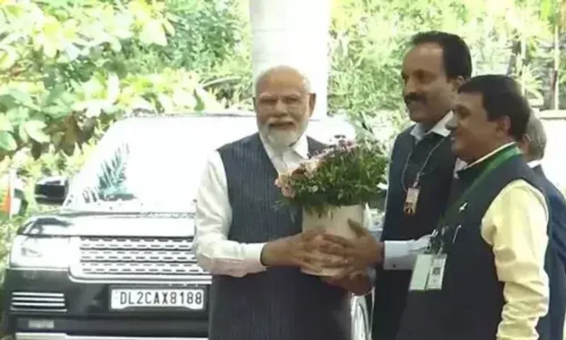 ચંદ્રયાન-3ના ચંદ્ર પર સફળ સોફ્ટ લેન્ડિંગ બાદ PM મોદી વૈજ્ઞાનિકોને અભિનંદન આપવા બેંગલુરુ પહોંચ્યા