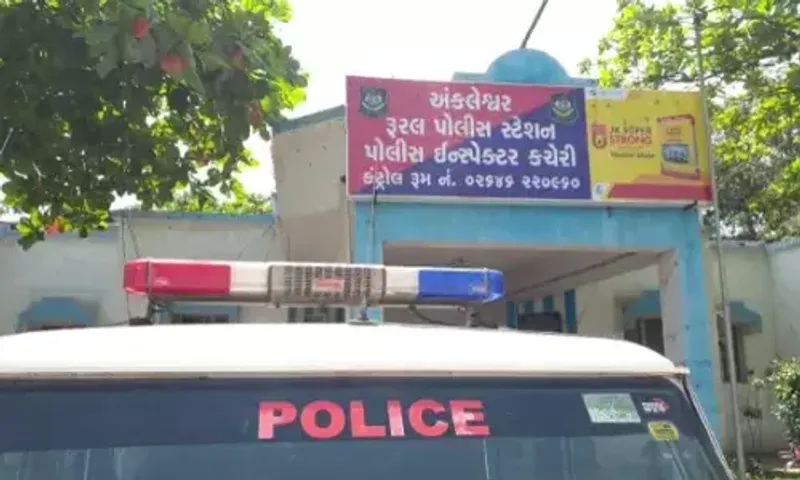 ભરૂચ:ક્રાઇમ બ્રાન્ચે અંકલેશ્વરના દઢાલ ગામેથી જુગારધામ ઝડપાયુ,પોલીસે 4 આરોપીની કરી ધરપકડ