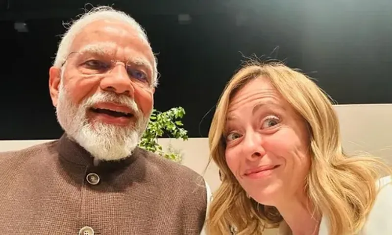 ઇટાલીના PM મેલોનીએ દુબઈમાં PM મોદી સાથે સેલ્ફી લીધી, પોસ્ટ કરી અને કહ્યું- અમે સારા મિત્રો છીએ