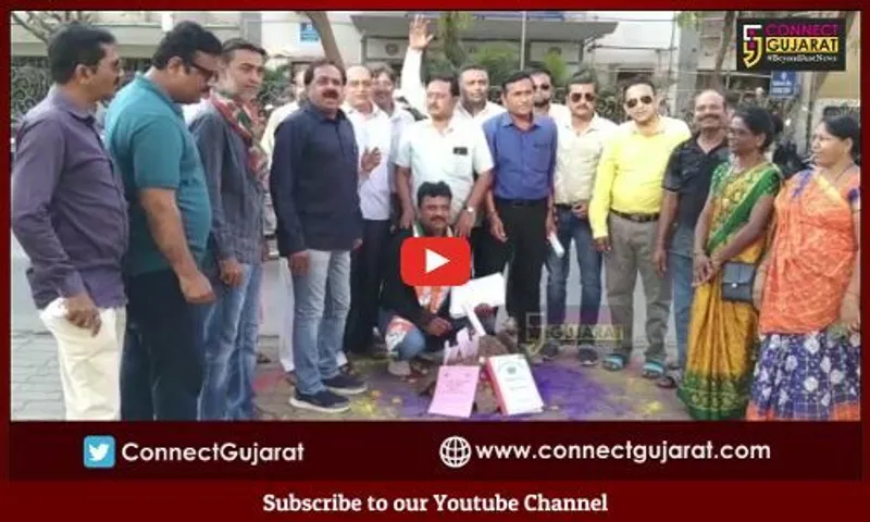 ભાવનગર  : કોંગ્રેસ દ્વારા હોળીના દિવસે ભાવનગર મનપાના બજેટની કરી હોળી
