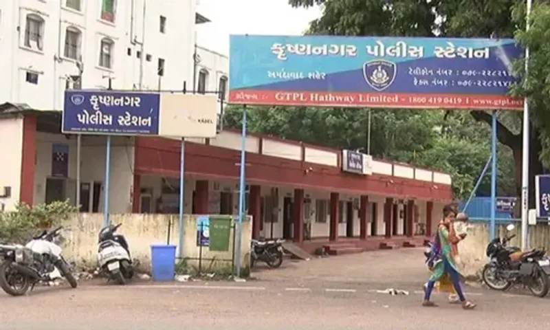 અમદાવાદ : વ્યાજખોરોનો ત્રાસ હજી પણ યથાવત, એક વ્યક્તિ વ્યાજખોરોના ત્રાસથી ભાડે રિક્ષા ચલાવવા મજબૂર...