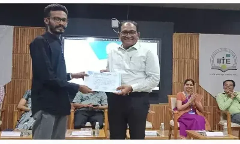 જામનગર : દરબાર ગોપાળદાસ શિક્ષણ મહાવિધાલયના 2 વિધાર્થીઓએ મેળવી સિદ્ધિ, ટીચિંગ લર્નિંગ કોમ્પિટિશનમાં દ્વિતીય ક્રમાંક પ્રાપ્ત કરી જિલ્લાને અપાવ્યું ગૌરવ