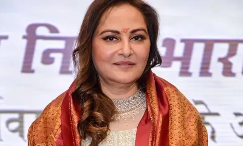 રામપુરના પૂર્વ સાંસદ અને ફિલ્મ અભિનેત્રી જયા પ્રદા વિરુદ્ધ બિન જામીન પાત્ર વોરંટ જાહેર કરાયું