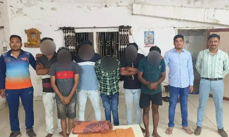 ભરૂચ : અંકલેશ્વરના સારંગપુર નજીકથી જુગાર રમતા 6 લોકો LCB પોલીસના હાથે ઝડપાયા...