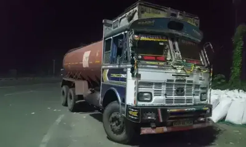 પંચમહાલ: ગોધરા ક્રાઇમ બ્રાન્ચે ટેન્કરમાંથી રૂ.50 લાખથી વધુના પોષ ડોડાનો પ્રતિબંધિત જથ્થો ઝડપી પાડ્યો