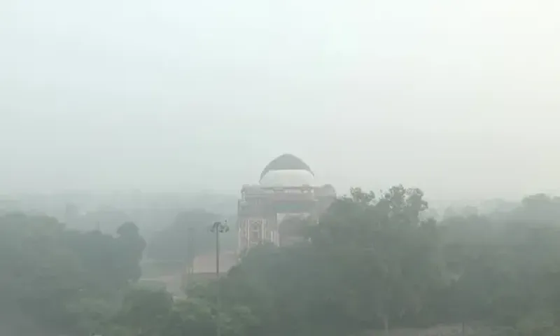દિલ્હીમાં AQI ફરી 300ને પાર, હવા ખૂબ જ ખરાબ:10 દિવસ પછી આજે શાળાઓ ખુલી