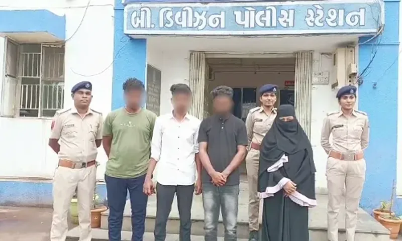 ભરૂચ:બી ડિવિઝન પોલીસે કૂટણખાનું ઝડપી પાડ્યુ, 4 રૂપલ્લનાઓ સાથે 3 ગ્રાહકોની ધરપકડ
