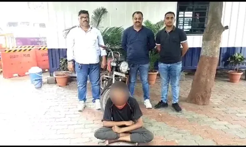 અંકલેશ્વર : પ્રતિન ચોકડી નજીક પનામા સ્ક્વેરના પાર્કિંગમાંથી ચોરી થયેલ બાઈક સાથે બી’ ડીવીઝન પોલીસે કરી શખ્સની ધરપકડ...