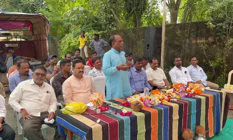 ભરૂચ: વાલિયાથી નેત્રંગને જોડતા 30 કિલોમીટર લાંબા માર્ગનું થશે નવીનીકરણ, સાંસદ મનસુખ વસાવાના હસ્તે કરાયું ખાતમુર્હુત