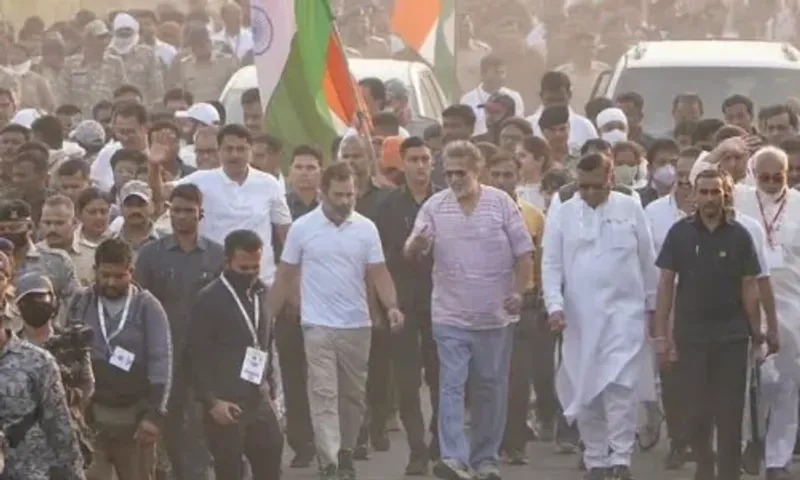 બાલાપુરથી શરૂ થઈ ભારત જોડો યાત્રા, પાર્ટીના નેતાઓ અને કાર્યકરો સાથે જોવા મળ્યા રાહુલ.!