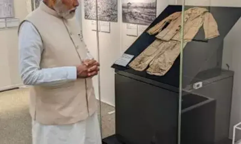 PM મોદીએ જાપાનમાં G7 શિખર સંમેલન રિસાયકલ મટીરિયલમાંથી બનેલ જેકેટ પહેર્યું,પર્યાવરણ બચાવવાનો આપ્યો સંદેશ
