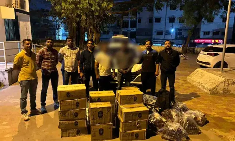 ભરૂચ : LCB એ મારવાડી ટેકરા વિસ્તાર માંથી વિદેશી દારૂ સહિત 7.41 લાખના મુદ્દામાલ સાથે બે ઇસમોને ઝડપી પાડ્યા