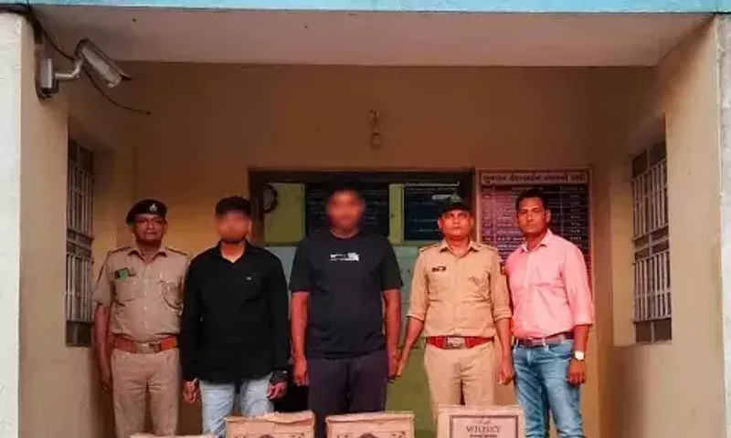 ભરૂચ : ઝઘડીયાના ઉમલ્લા પોલીસે દારૂના જથ્થા સાથે 2 ઇસમોની ધરપકડ કરી, રૂ. 1.40 લાખથી વધુનો મુદ્દામાલ જપ્ત...
