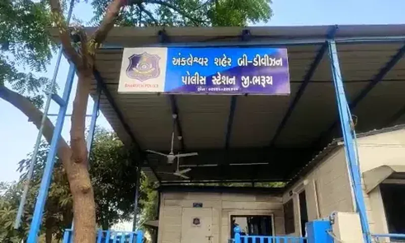 અંકલેશ્વર : દેશી દારૂનો વેપલો ચલાવતા લોકો પર બી' ડિવિઝન પોલીસે સપાટો બોલાવ્યો...