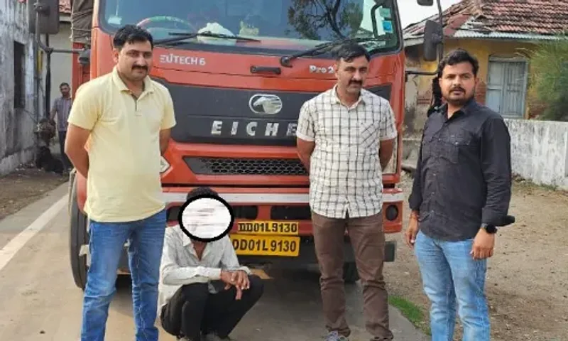 વડોદરા : કરજણના ભરથાણા ટોલ નાકા પાસેથી પોલીસે રૂ. 11 લાખ ઉપરાંતનો દારૂ ઝડપી પાડ્યો...