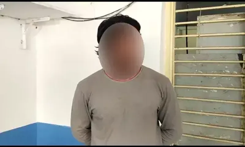 અંકલેશ્વર : બોરભાઠા બેટના સરદાર આવાસમાંથી દારૂના જથ્થા સાથે એક ઇસમની ધરપકડ...