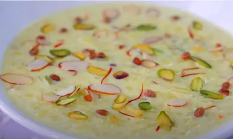 શરદ પૂનમે કેમ ખાસ બનાવવામાં આવે છે દૂધ પૌંવા , જાણો સૌથી ઝડપથી બની જાય તેવી રીત