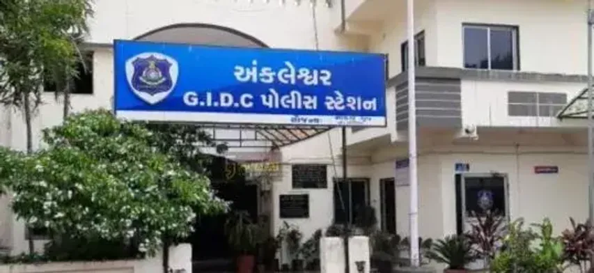 અંકલેશ્વર: પરિણીતાના આપઘાત મામલે પતિ અને સાસરિયાઓ સામે આત્મહત્યા માટે દુષ્પ્રેરણા આપવાનો ગુનો દાખલ