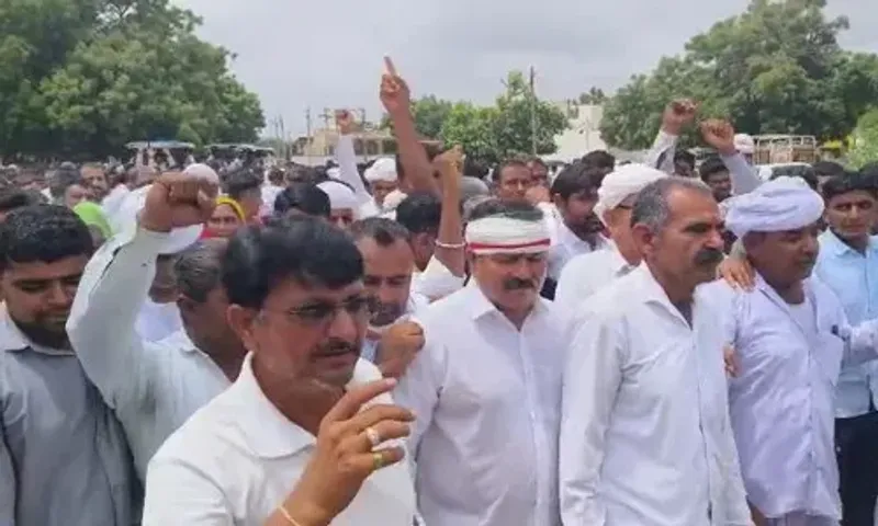 બનાસકાંઠા લાફા કાંડ: ઘીના ઠામમાં ઘી ઢળ્યું મુખ્યમંત્રી સાથે બેઠક બાદ ન્યાય યાત્રા અંતે સમેટાઈ