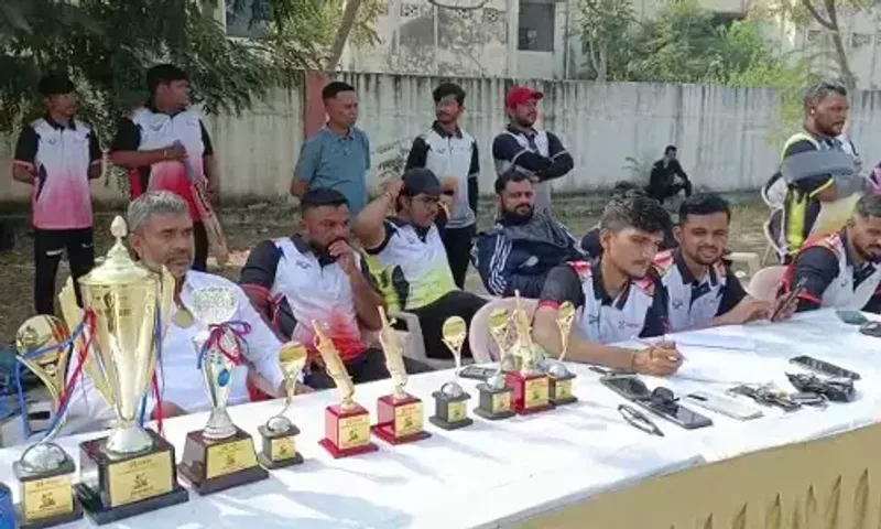 ભરૂચ:એક્સ્ટ્રીમ જીમ દ્વારા ક્રિકેટ ટુર્નામેન્ટનું આયોજન, 8 ટીમોએ લીધો ભાગ