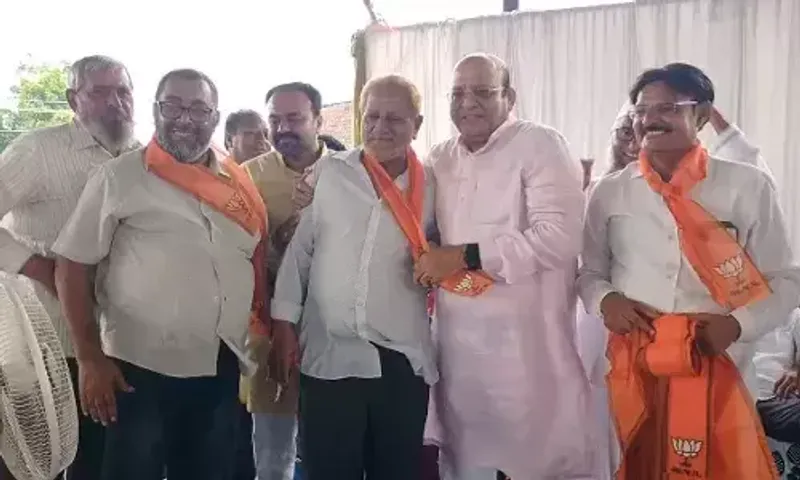 ભરૂચ : વાગરા વિધાનસભાના મત વિસ્તારના 300 જેટલા ગ્રામજનોએ ભાજપનો કેસરિયો ધારણ કર્યો...