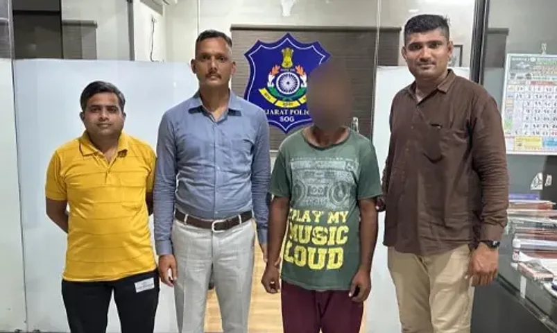 ભરૂચ : એ’ ડિવિઝન પોલીસ મથકના જુગારના ગુન્હામાં નાસતા ફરતા આરોપીની SOGએ કરી ધરપકડ...