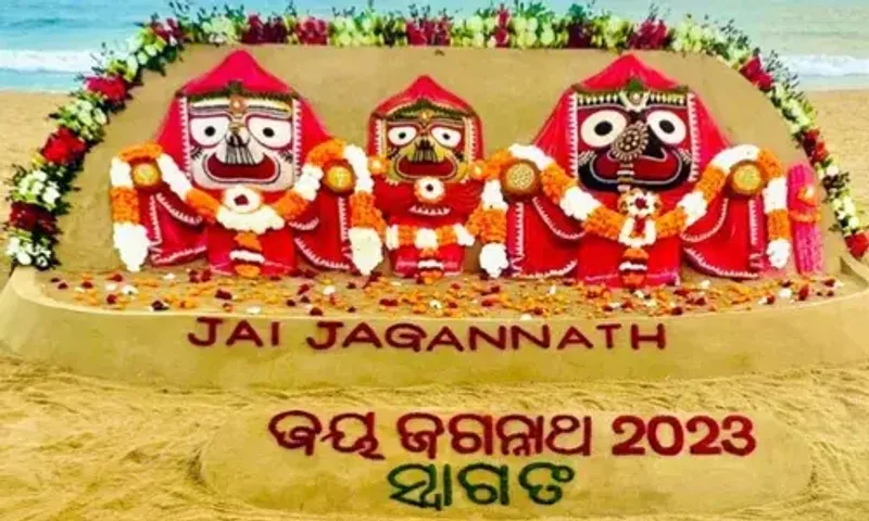 નવા વર્ષના ઉત્સાહ સાથે સ્વાગત પુરીમાં રેતી પર ભગવાન જગન્નાથની 15 ફૂટ લાંબી મૂર્તિ બનાવી