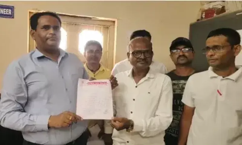 ભરૂચ: આમોદ વીજ કચેરી ખાતે મંજોલા ગામનું એગ્રીકલ્ચર કનેક્શન ફરી ચાલુ કરવા ખેડૂતોએ કરી માંગ