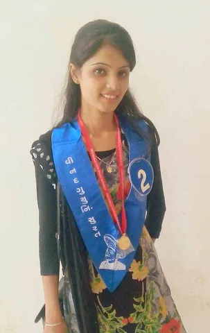 -માતાએ પેટે પાટા બાંધી અથાગ મહેનત કરી દીકરી ને ભણાવી દીકરી એ પણ યુનિવર્સીટી કક્ષાએ ગોલ્ડ મેડલ મેળવી માતાની લાજ રાખી.