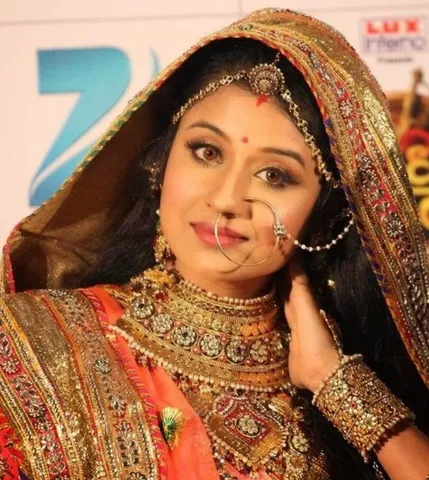 લગ્નપ્રસંગે રાજસ્થાનનો પરંપરાગત પોશાક લગાવશે ચાર ચાંદ