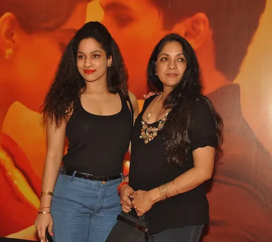 કુંવારી માતા બનવાનો બોલ્ડ નિર્ણય લેનાર નીના ગુપ્તાના જીવનની એક ઝલક...