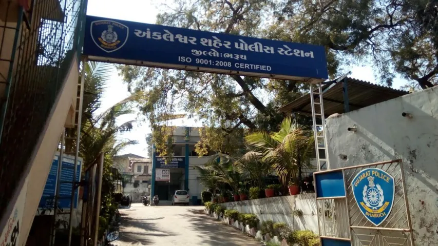 અંકલેશ્વરઃ ગણેશ વિસર્જનમાં નાચવા બાબતે થયેલી બબાલમાં 2 ને ઈજા