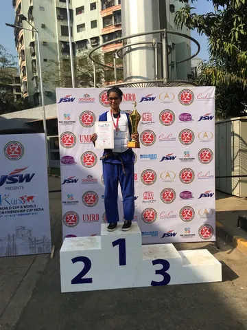 અંકલેશ્વરની વિદ્યાર્થીની એ આંતરરાષ્ટ્રીય કરાટે કોમ્પિટિશનમાં ગોલ્ડ મેડલ મેળવ્યો