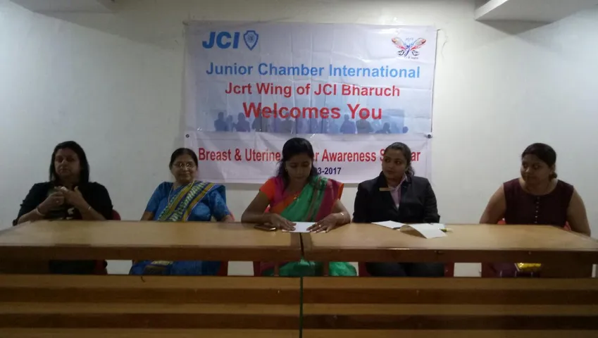 ભરૂચ ખાતે સ્ત્રી રોગ અંગે માર્ગદર્શન કાર્યક્રમ યોજાયો