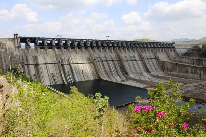 નર્મદા બંધની સપાટી 124.95 મીટરે પહોંચી, CHPHનાં બે યુનિટ શરૂ કરાયા
