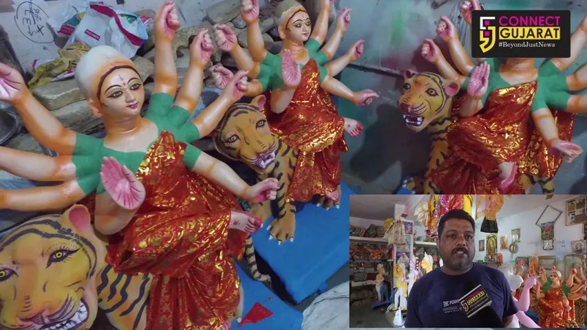 ધર્મ અને પર્યાવરણ જળવાય તેવા ઉદ્દેશ્ય સાથે માટી માંથી દેવી દેવતાઓની પ્રતિમાને રંગરૂપ આપતા શિલ્પકાર