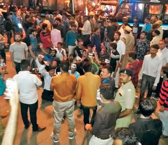 સુરતમાં ભાજપનાં મુખ્ય કાર્યાલયનાં ઉદ્દઘાટન પ્રસંગે પાસનો હોબાળો