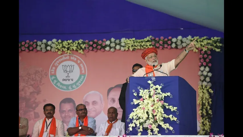 કોંગ્રેસનો વિકાસ એટલે હેન્ડ પંપ અને ભાજપનો વિકાસ એટલે સૌની યોજના,પીએમ મોદી