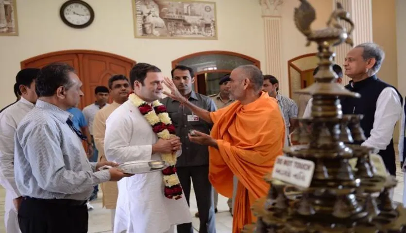કોંગ્રેસ ઉપાધ્યક્ષ રાહુલ ગાંધીએ લીધી અક્ષરધામ મંદિરની મુલાકાત