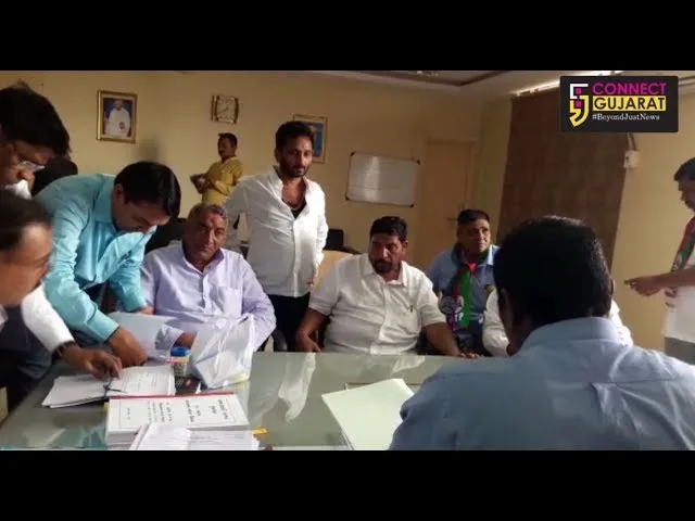 ઝઘડીયાનાં ધારાસભ્ય છોટુભાઈ વસાવાએ  BTP બેનર હેઠળ નોંધાવી ઉમેદવારી