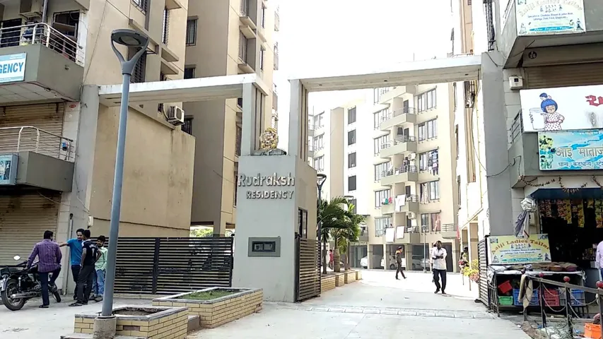 અંકલેશ્વરનાં રુદ્રાક્ષ રેસિડેન્સીનાં ઘરમાં આગ લાગતા શિક્ષિકાનું મોત