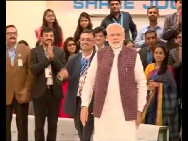 અમદાવાદની એસજીવીપી હોસ્પિટલનું લોકર્પણ કરતા પીએમ નરેન્દ્ર મોદી