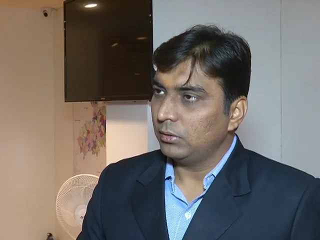 રાજકોટમાં ઓખી વાવાઝોડાનાં ખતરા થી NDRFની ટીમને સ્ટેન્ડ બાય કરાઈ